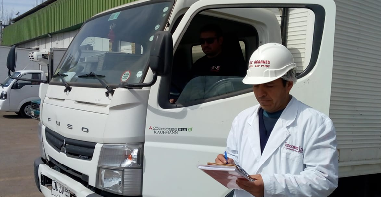 Inspección de vehículo de transporte